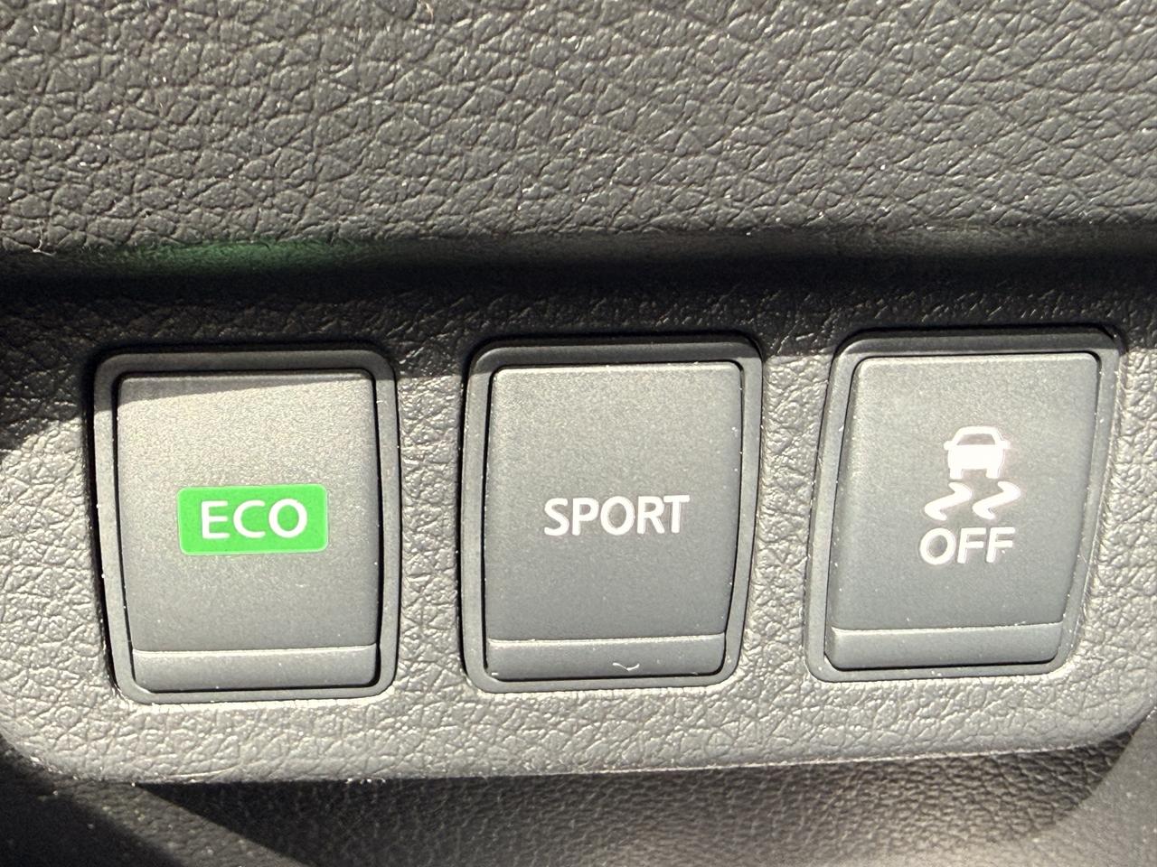 2016 Nissan Sentra 4DR SDN MAN SV Photo