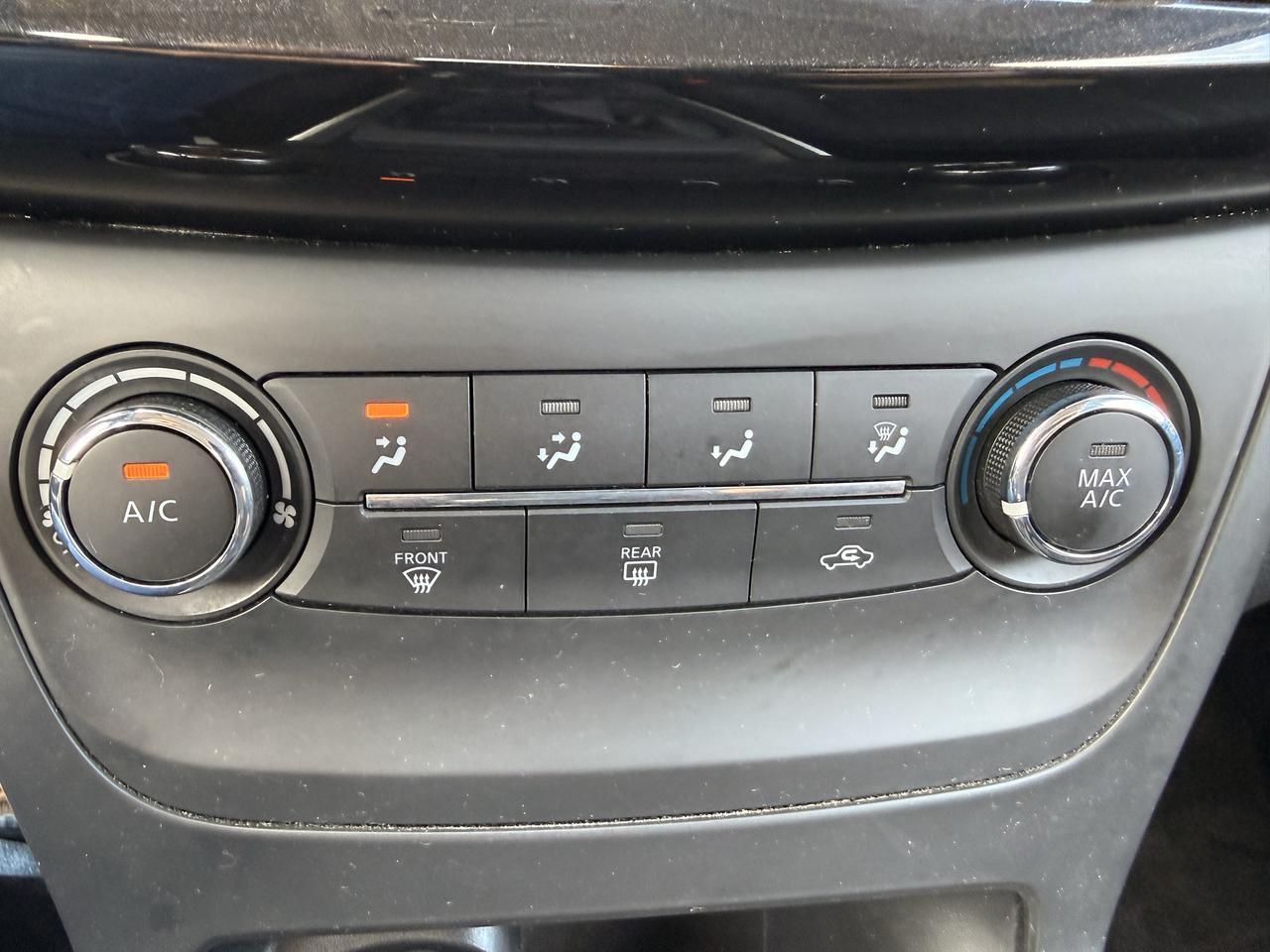 2016 Nissan Sentra 4DR SDN MAN SV Photo