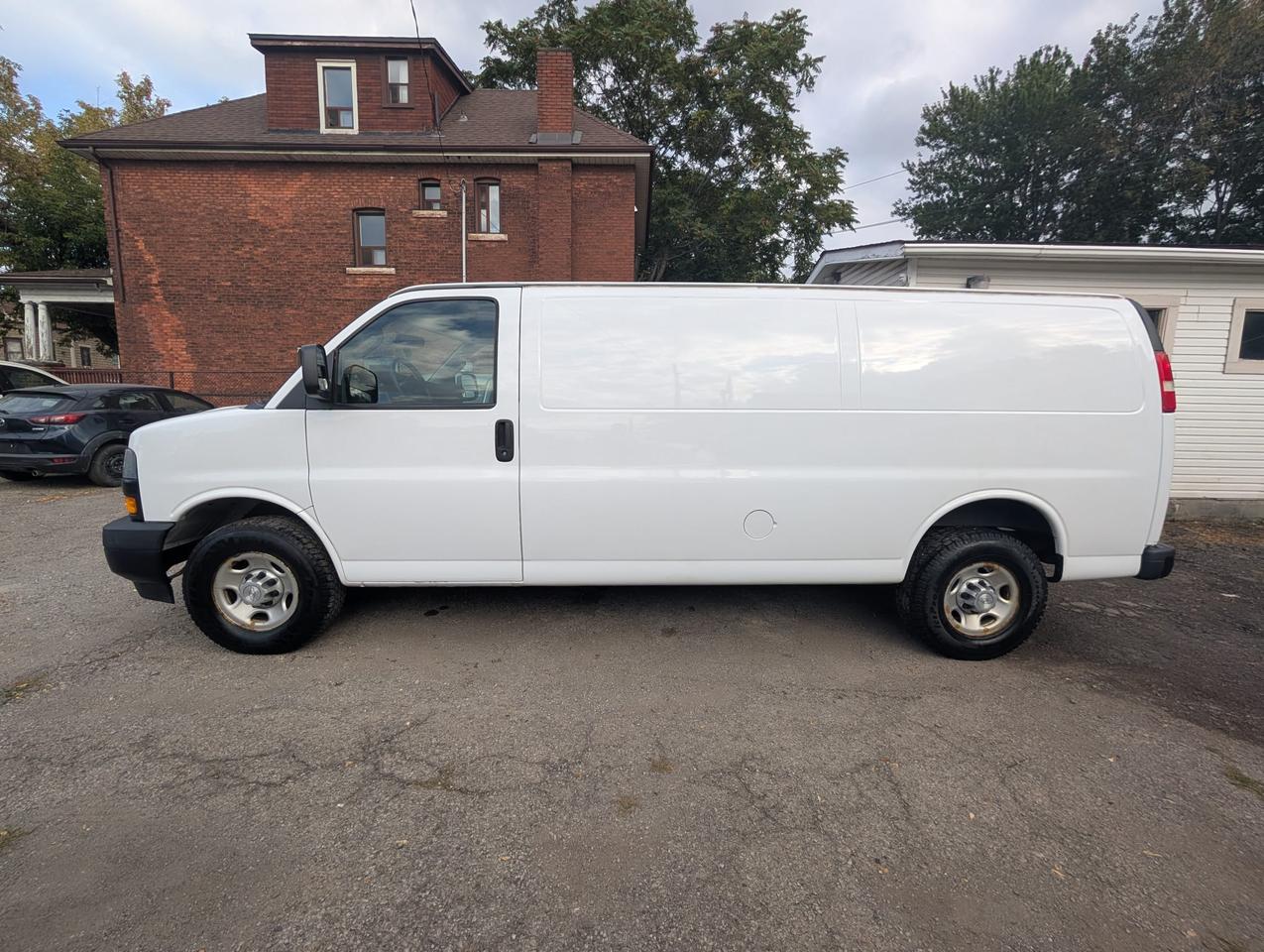 2018 Chevrolet Express Cargo Van RWD 2500 155" Photo
