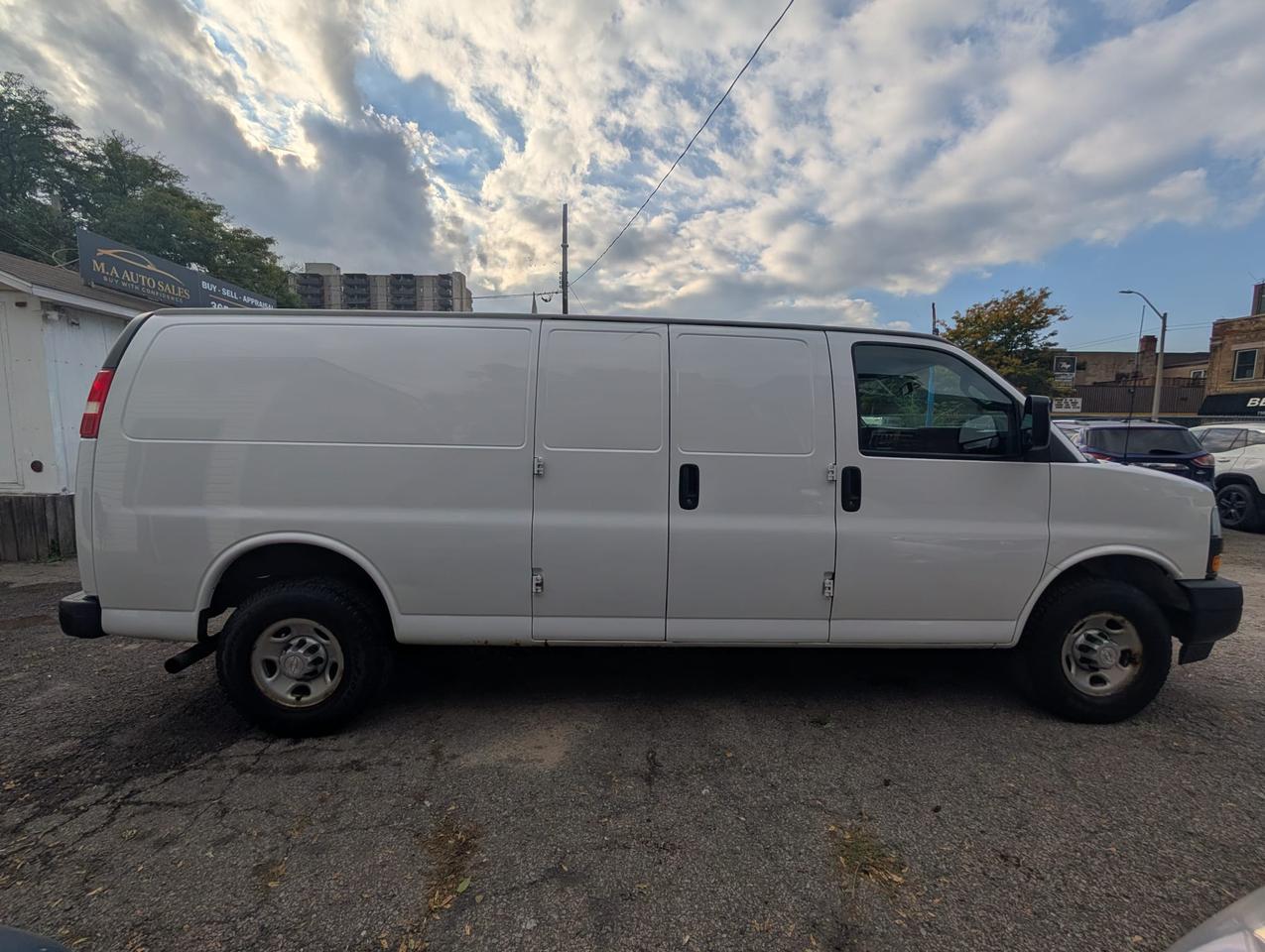 2018 Chevrolet Express Cargo Van RWD 2500 155" Photo