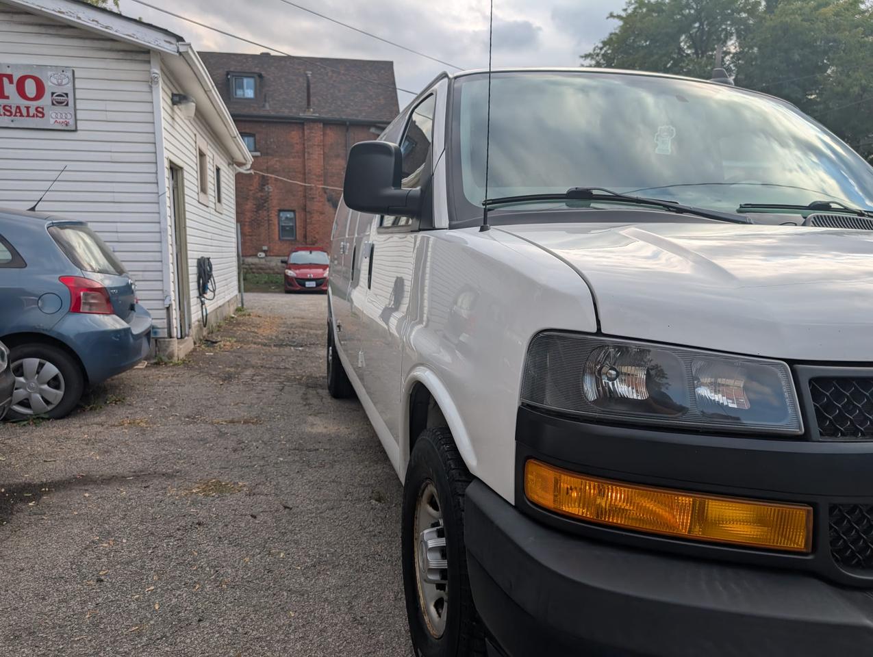 2018 Chevrolet Express Cargo Van RWD 2500 155" Photo