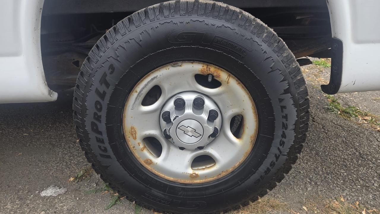 2018 Chevrolet Express Cargo Van RWD 2500 155" Photo