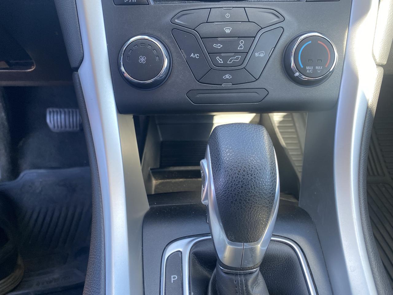 2016 Ford Fusion 4dr Sdn SE FWD Photo