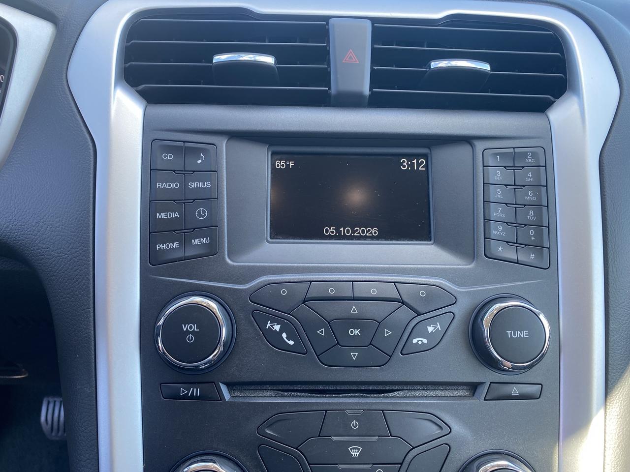 2016 Ford Fusion 4dr Sdn SE FWD Photo