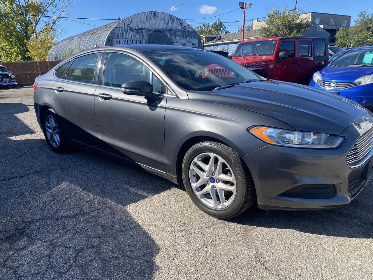 2016 Ford Fusion 4dr Sdn SE FWD Photo1