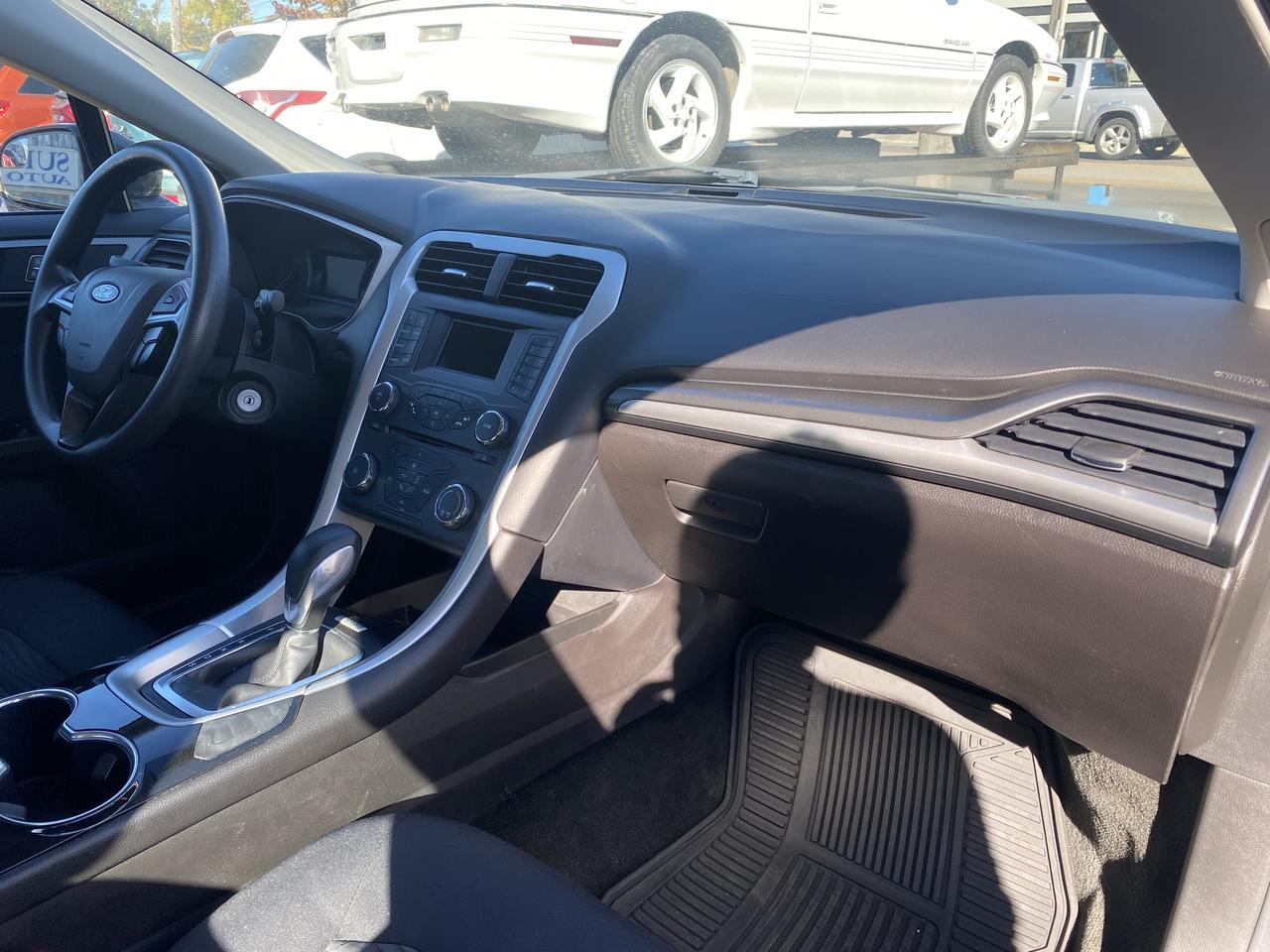 2016 Ford Fusion 4dr Sdn SE FWD Photo