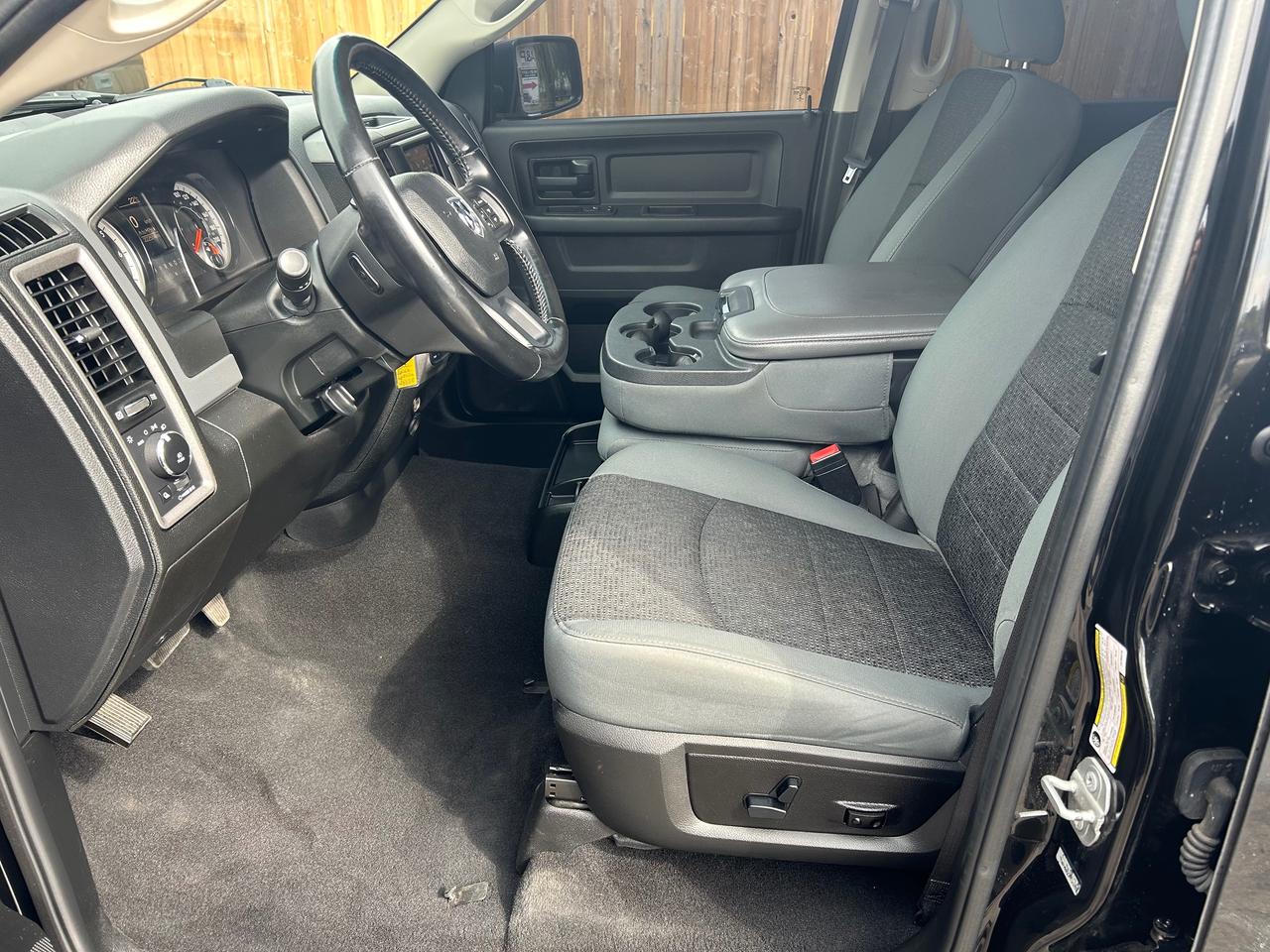 2020 RAM 1500 Classic EXPRESS Photo