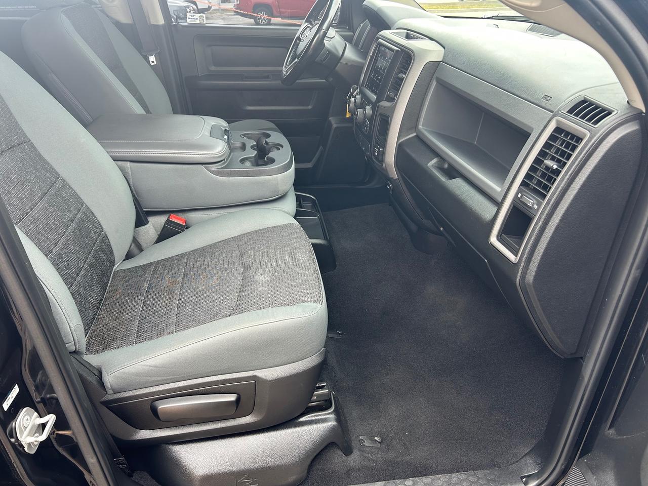 2020 RAM 1500 Classic EXPRESS Photo