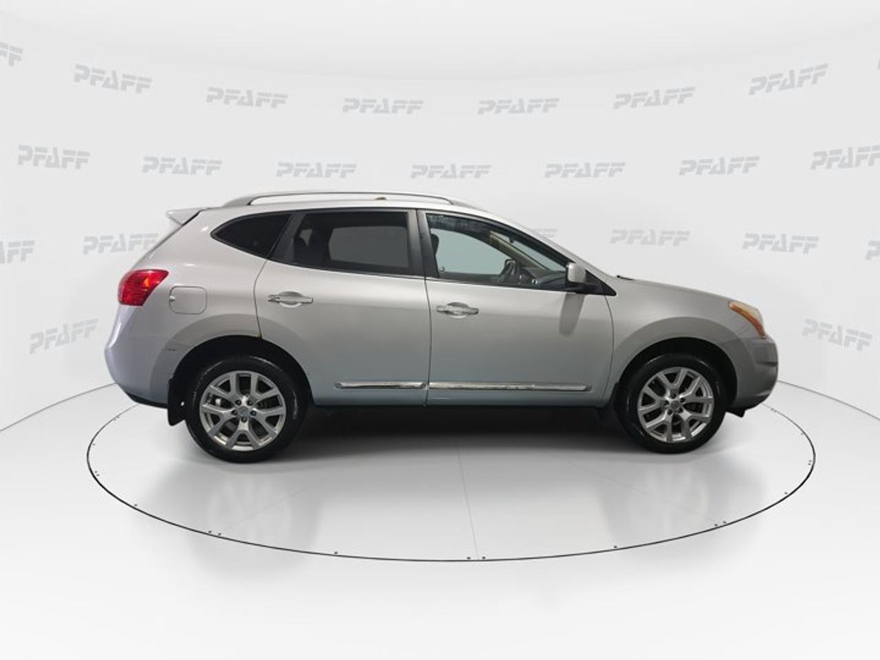 2011 Nissan Rogue SV Photo