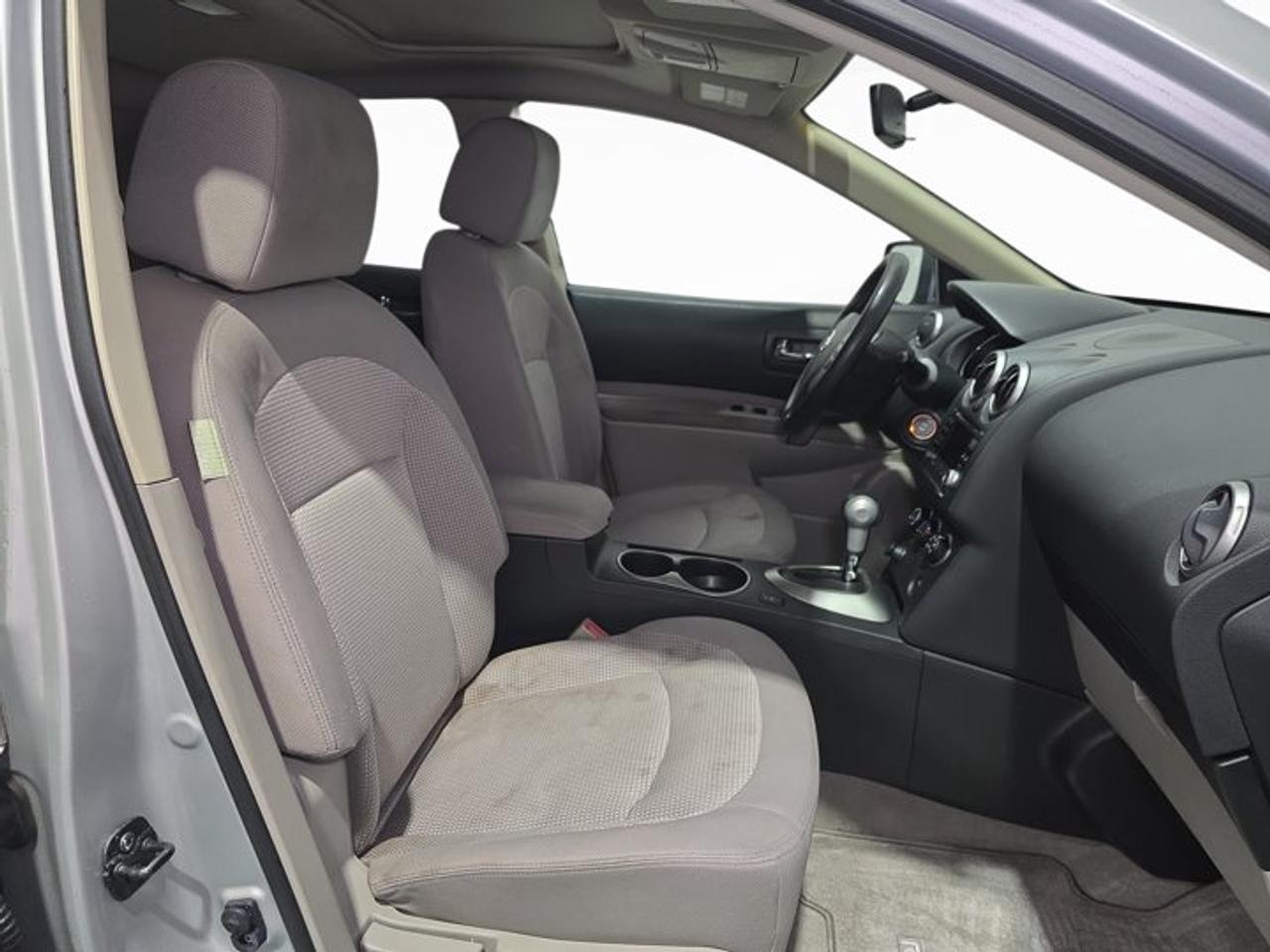 2011 Nissan Rogue SV Photo