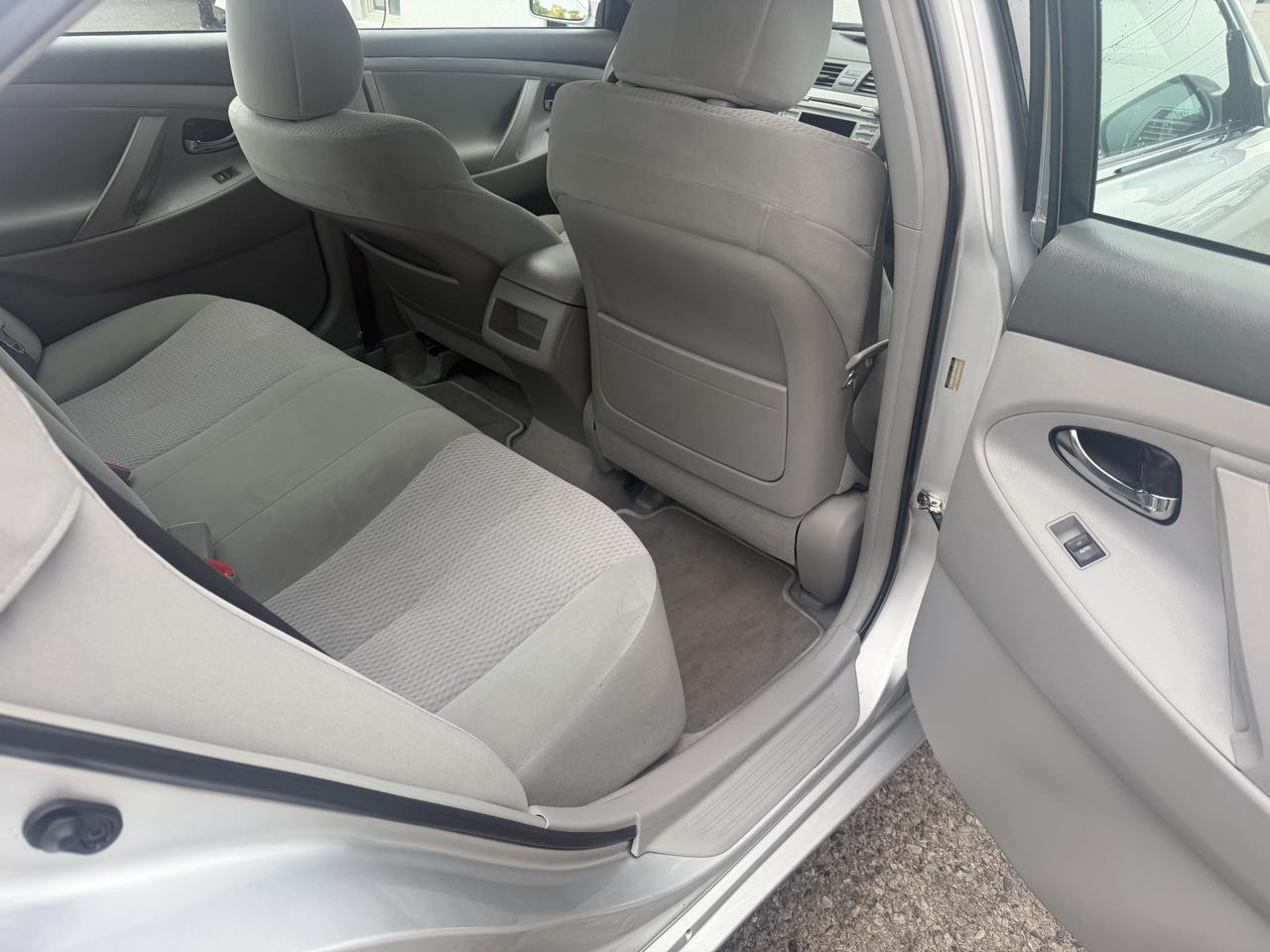 2011 Toyota Camry LE | Low Low Kms | Very Well Maintained Photo