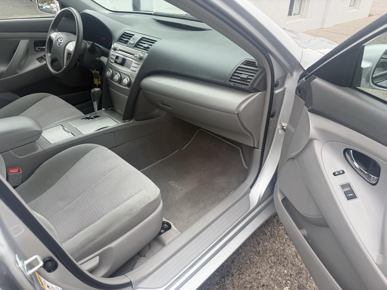 2011 Toyota Camry LE | Low Low Kms | Very Well Maintained Photo