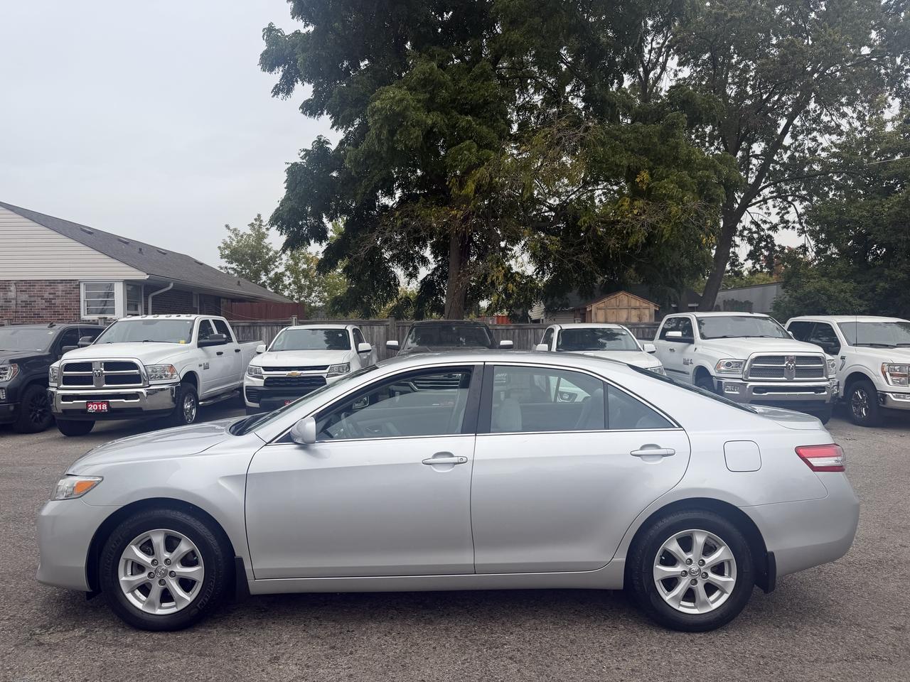2011 Toyota Camry LE | Low Low Kms | Very Well Maintained Photo