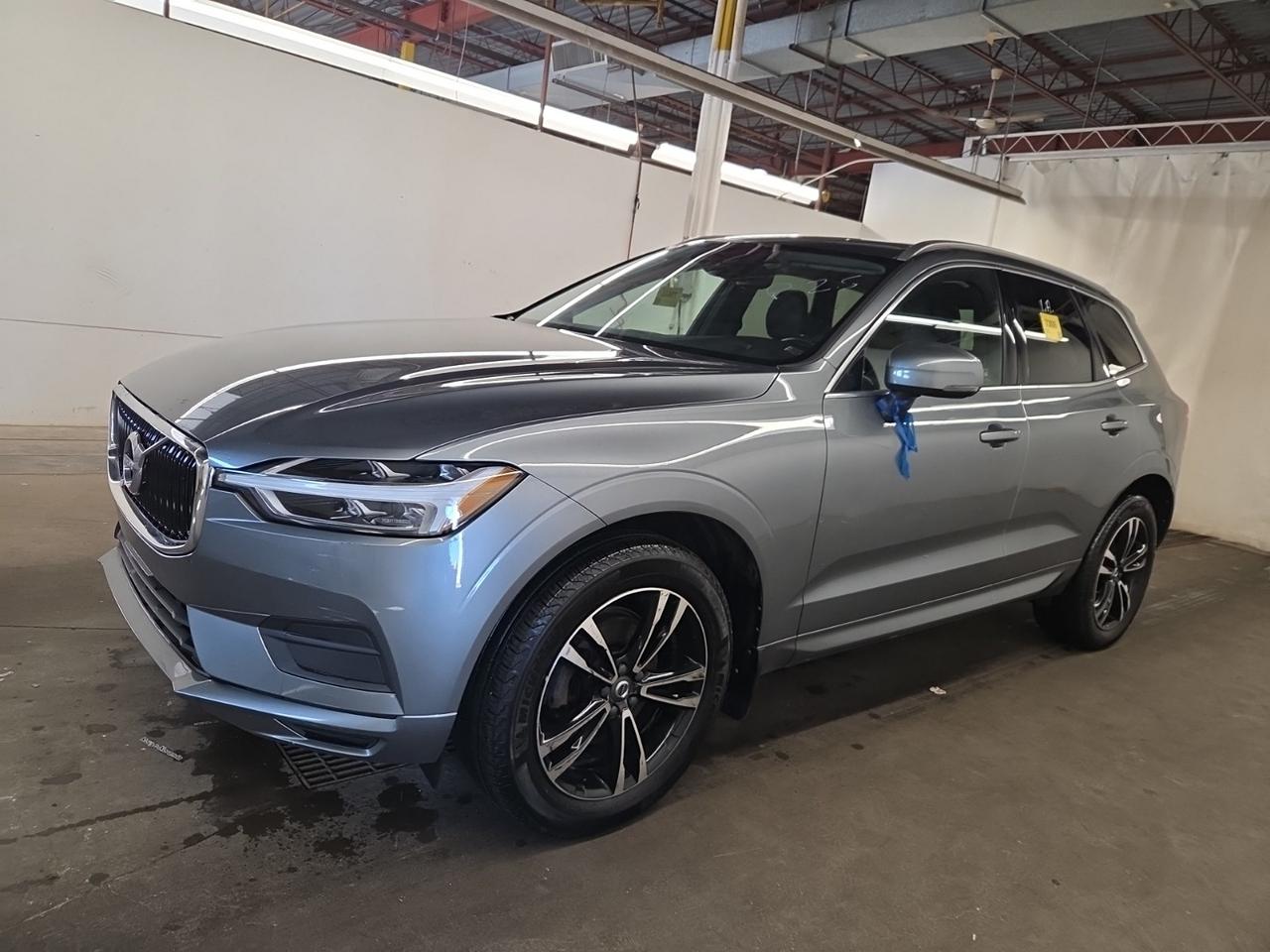 2020 Volvo XC60 T5 AWD Momentum Photo2