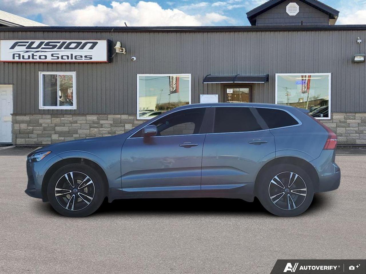 2020 Volvo XC60 T5 AWD Momentum Photo