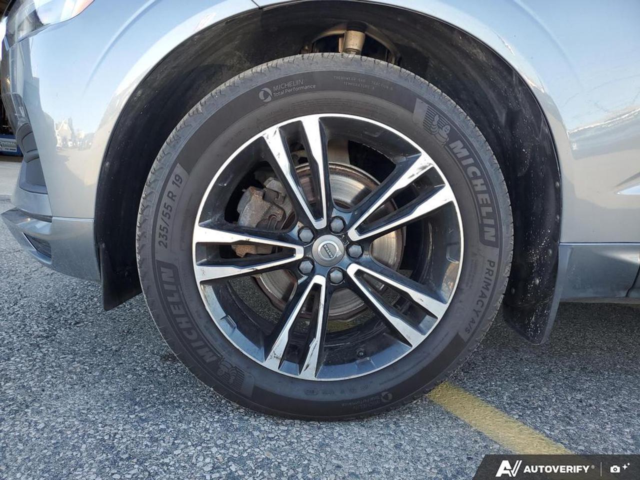 2020 Volvo XC60 T5 AWD Momentum Photo
