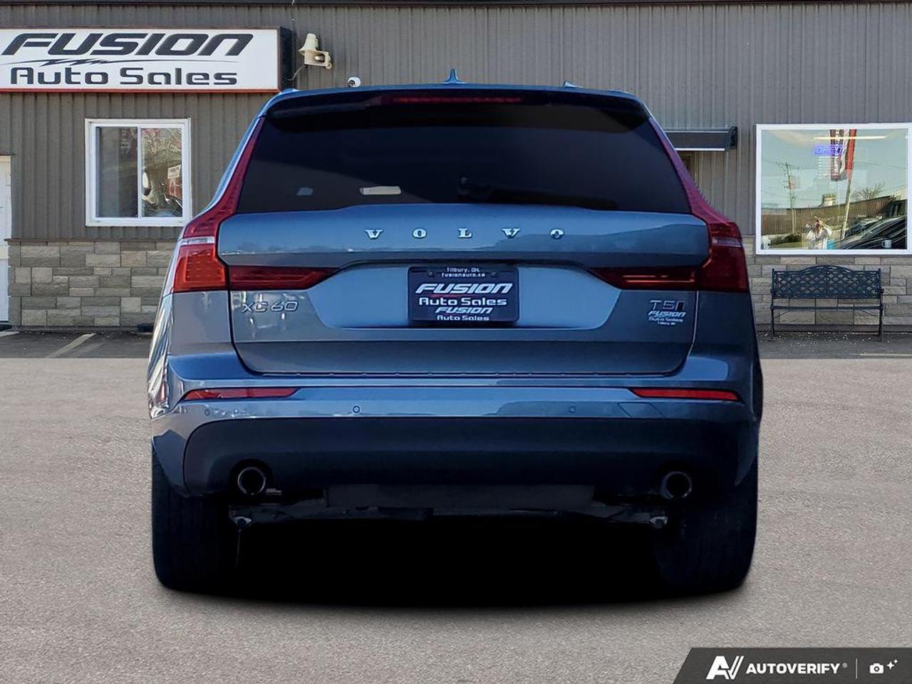 2020 Volvo XC60 T5 AWD Momentum Photo4