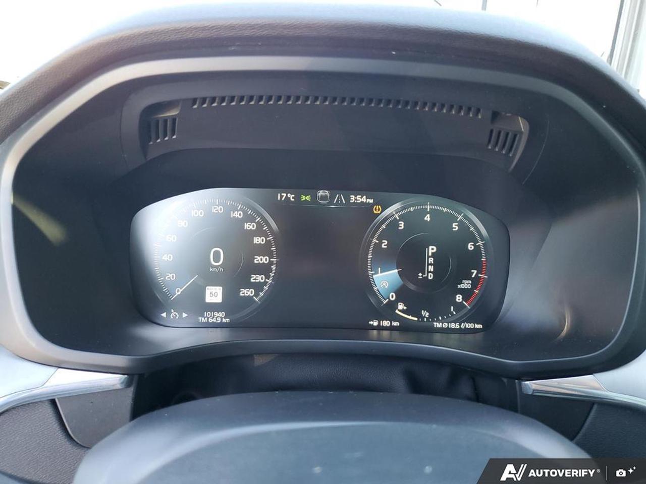 2020 Volvo XC60 T5 AWD Momentum Photo