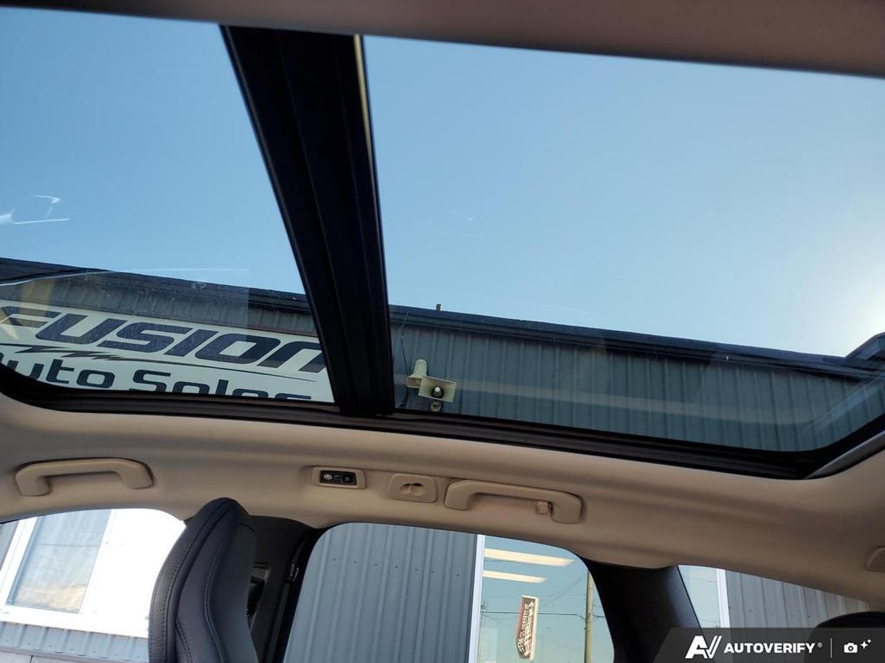 2020 Volvo XC60 T5 AWD Momentum Photo