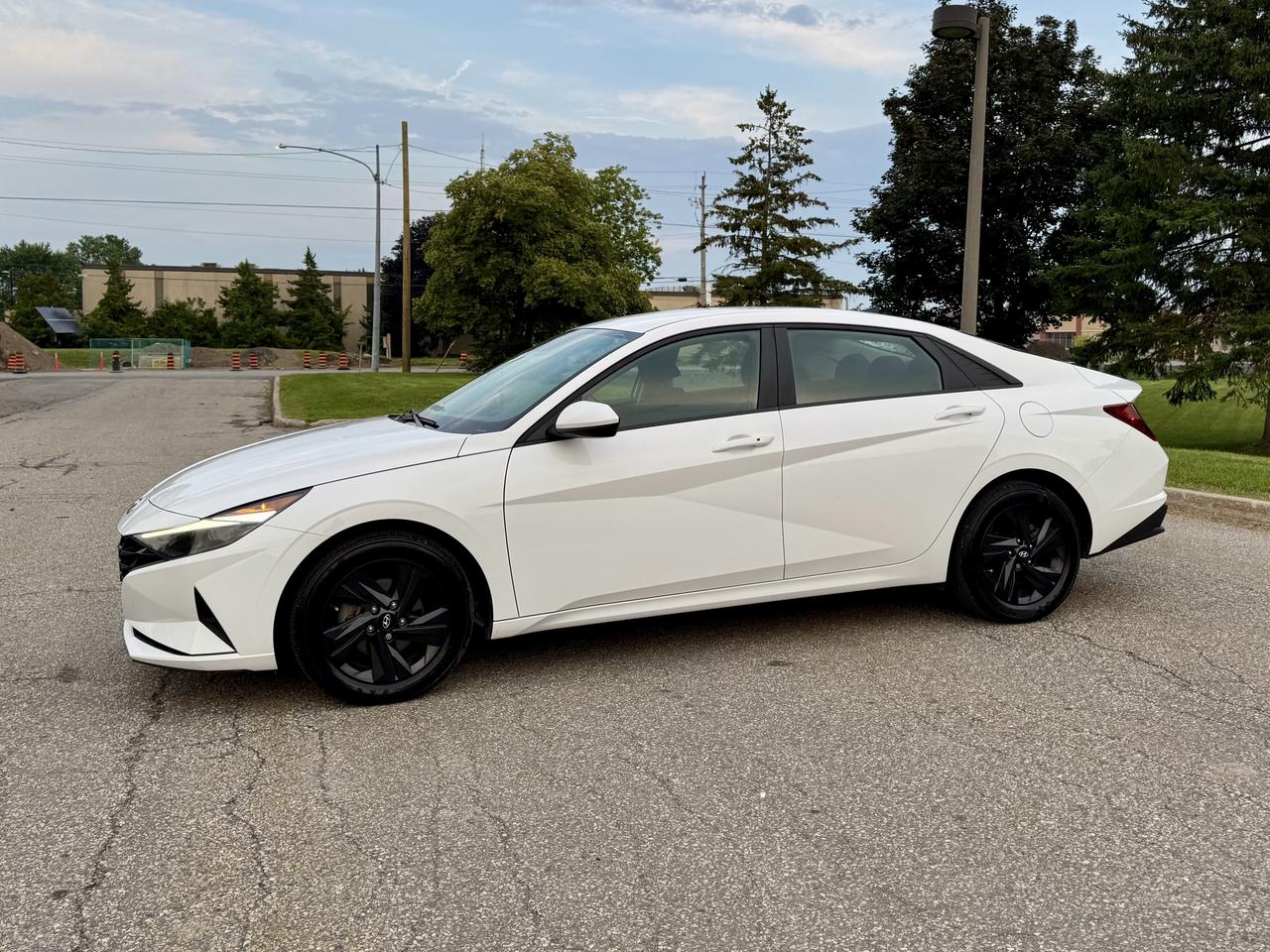 2022 Hyundai Elantra Preferred Photo