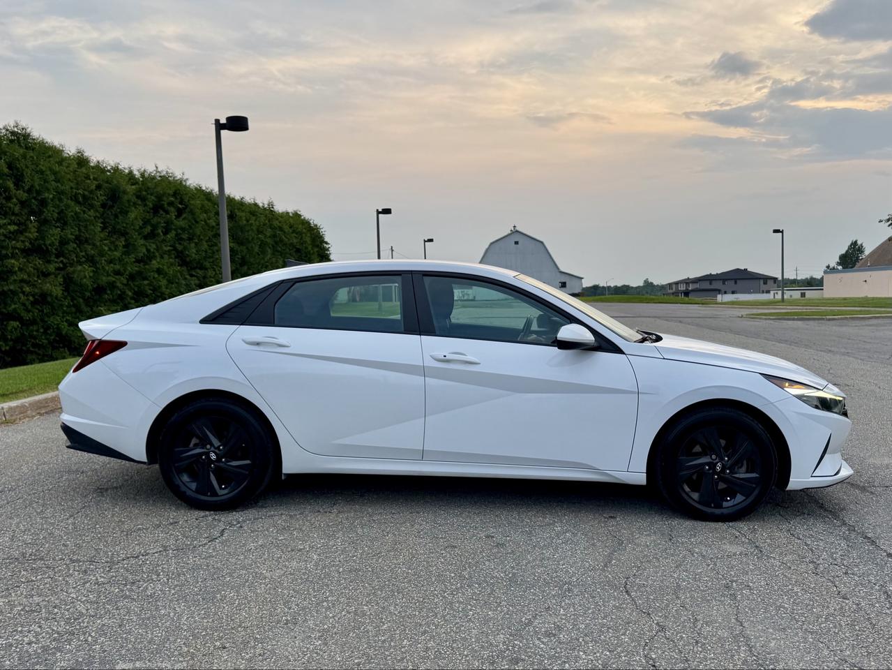 2022 Hyundai Elantra Preferred Photo