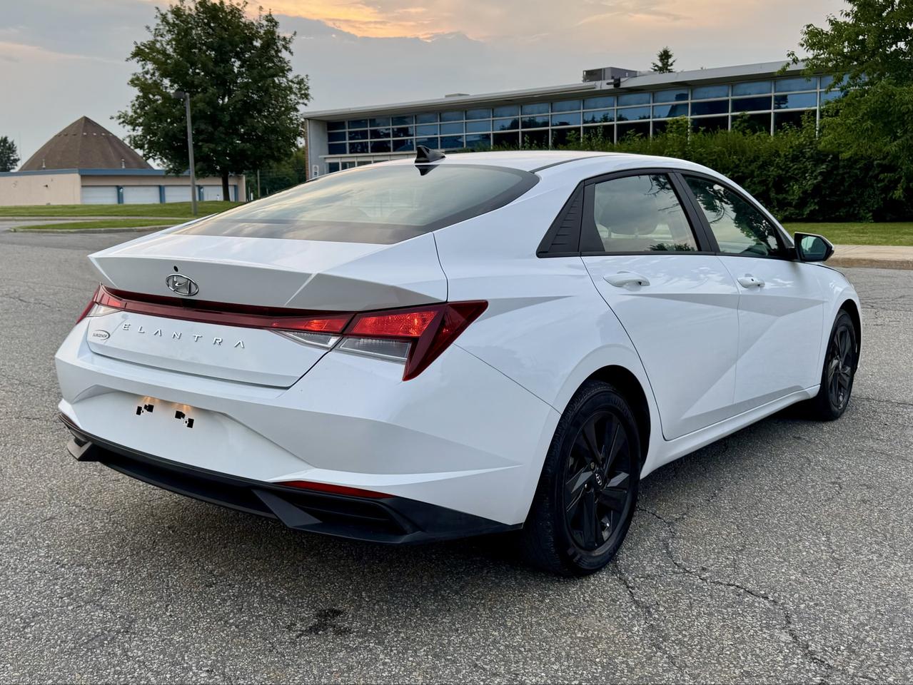 2022 Hyundai Elantra Preferred Photo
