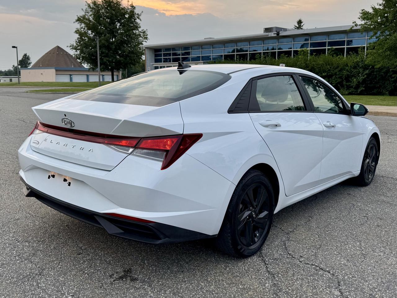 2022 Hyundai Elantra Preferred Photo