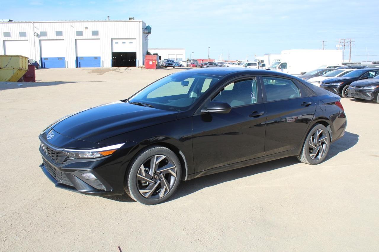 2025 Hyundai Elantra Preferred IVT w/Tech Pkg, Htd cloth, S/R, NAV, BUC - Photo #1