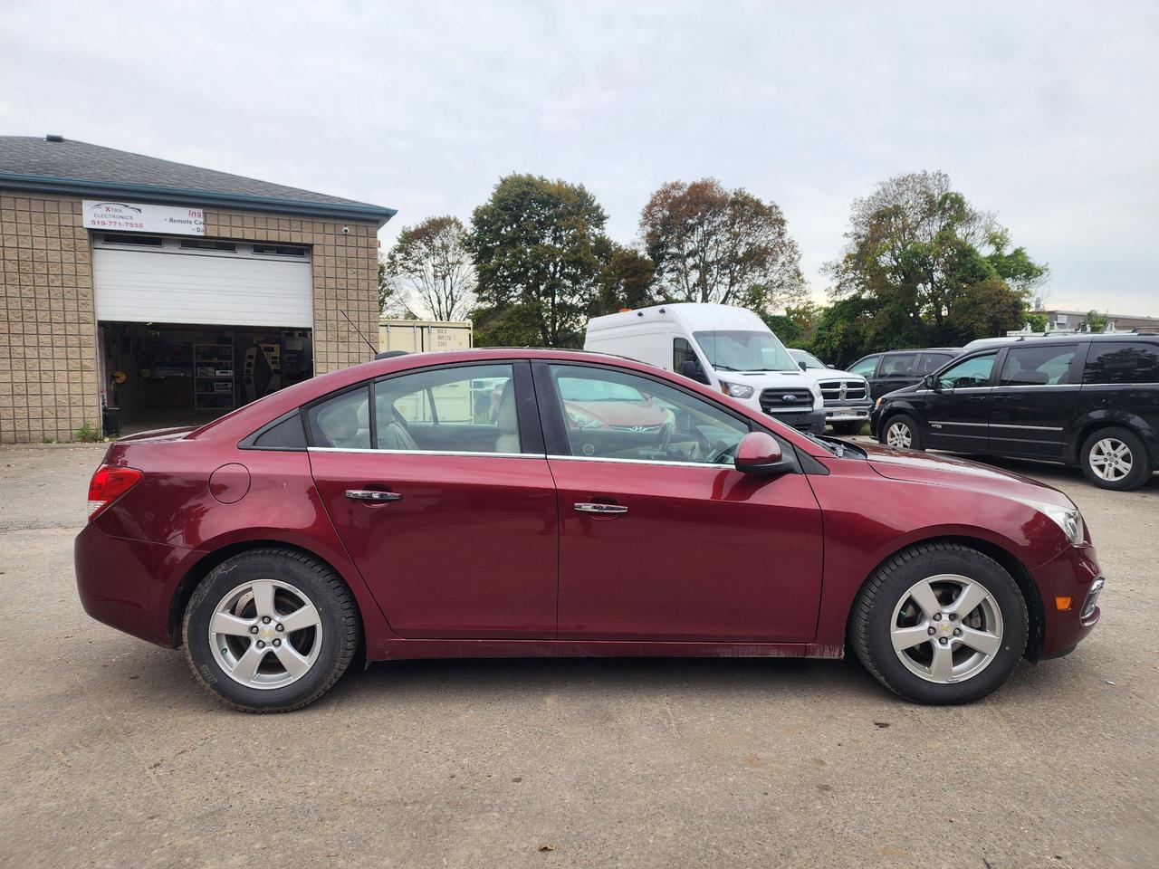 2015 Chevrolet Cruze 2LT l 17 SER RECORDS l 102500KMS l Remote Starter Photo4