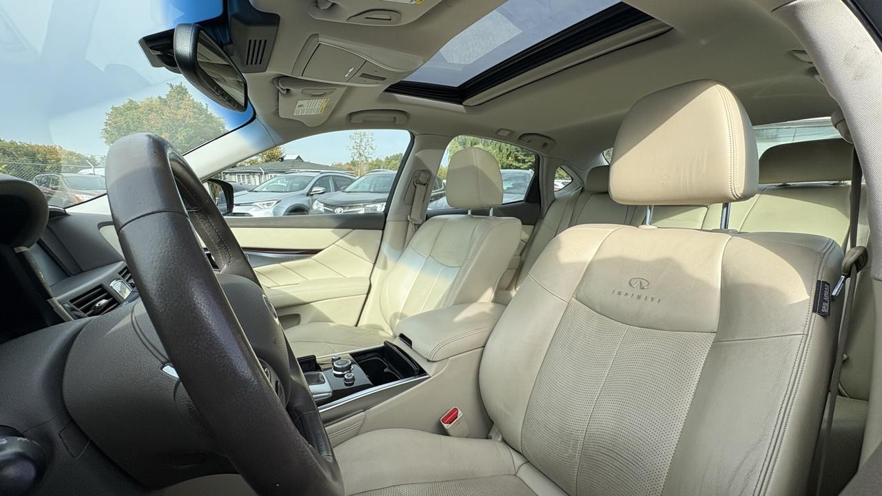 2012 Infiniti M37  Photo