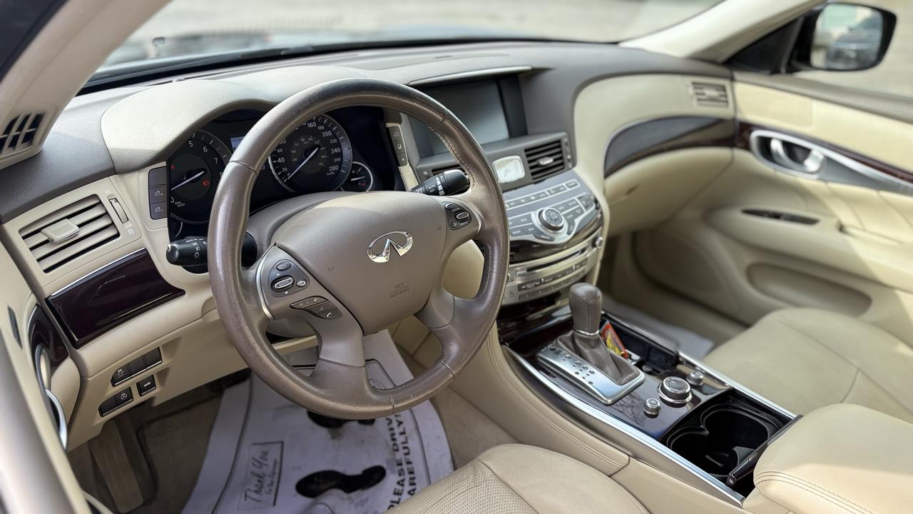 2012 Infiniti M37  Photo