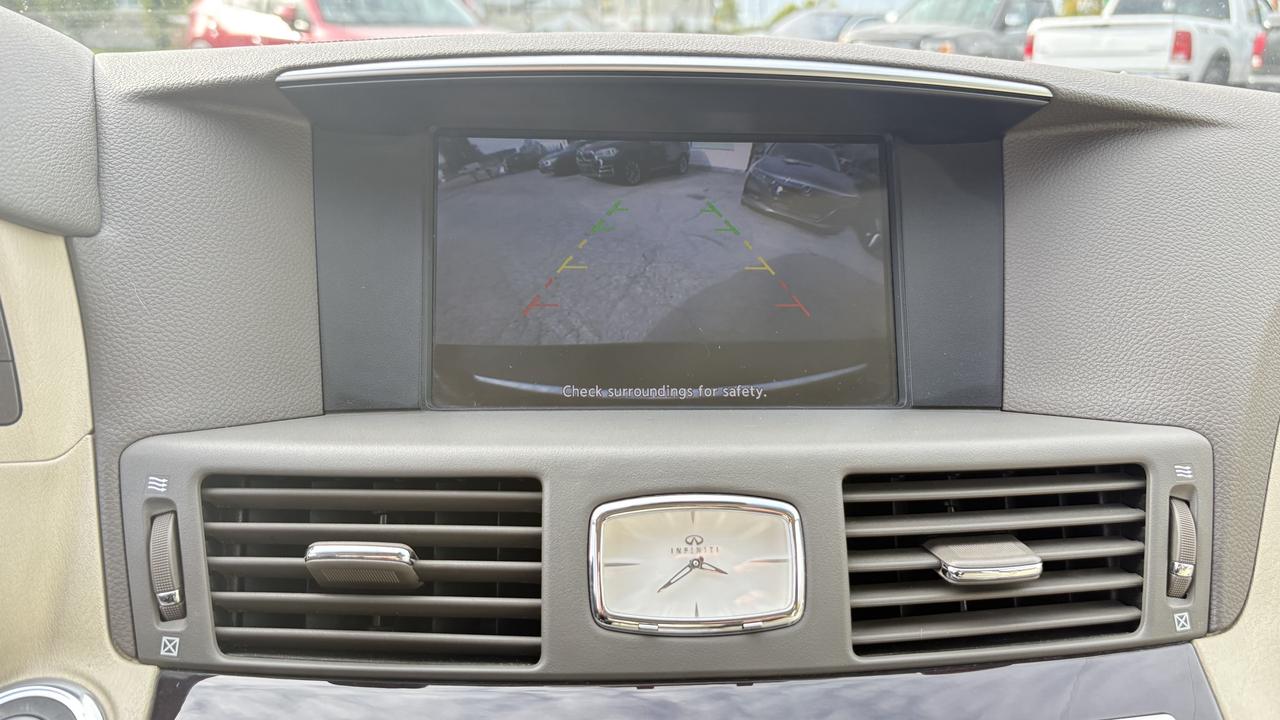 2012 Infiniti M37  Photo