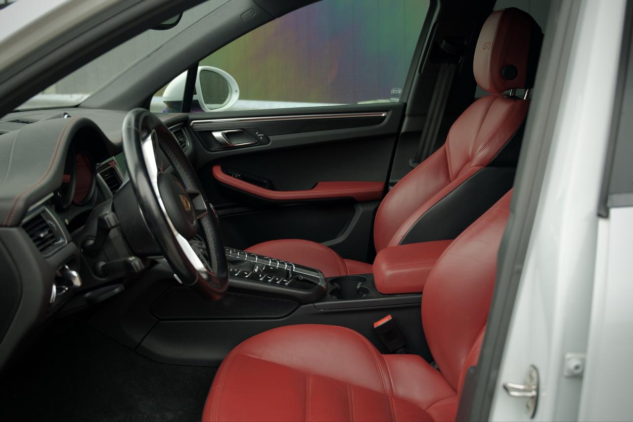 2017 Porsche Macan GTS Photo