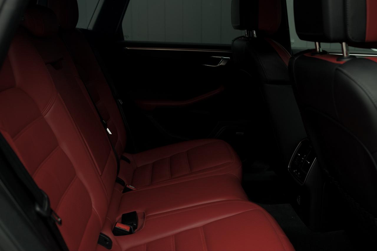 2017 Porsche Macan GTS Photo