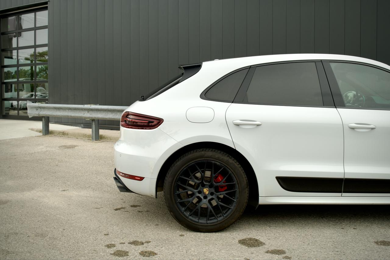 2017 Porsche Macan GTS Photo
