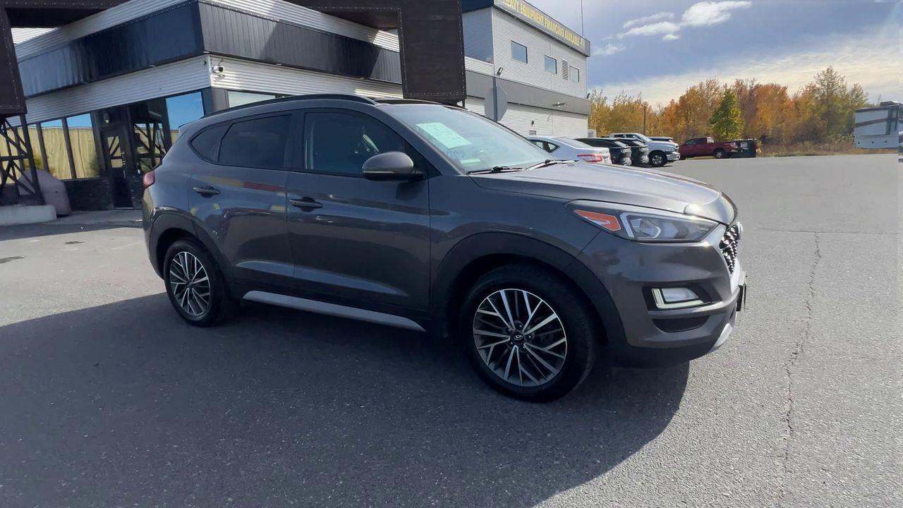 2020 Hyundai Tucson Preferred w/Trend Package AWD, HEATED SEATS, HEATED STEERING WHEEL, MOONROOF, CRUISE CONTROL, REVERSE CAM!! Photo