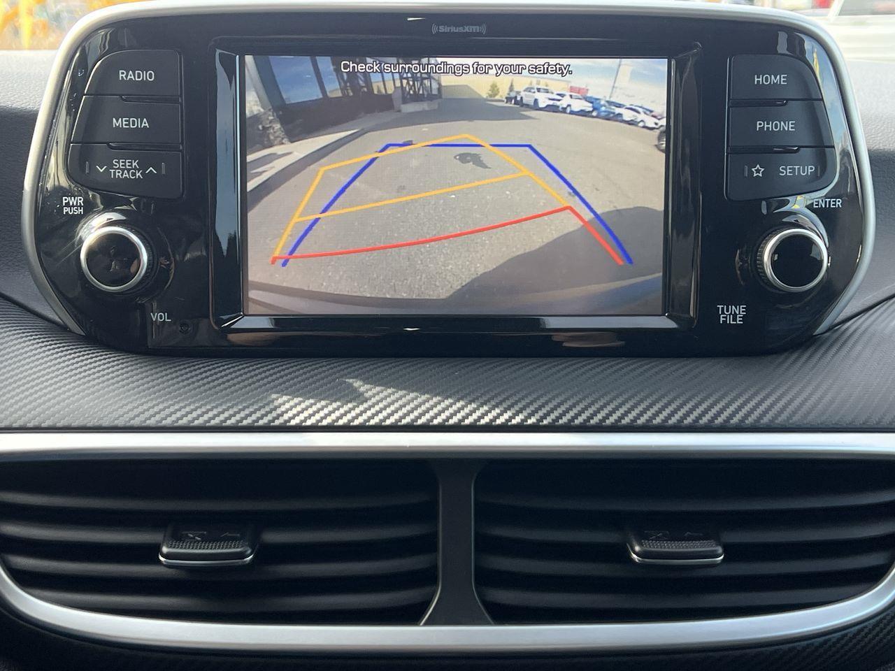 2020 Hyundai Tucson Preferred w/Trend Package AWD, HEATED SEATS, HEATED STEERING WHEEL, MOONROOF, CRUISE CONTROL, REVERSE CAM!! Photo
