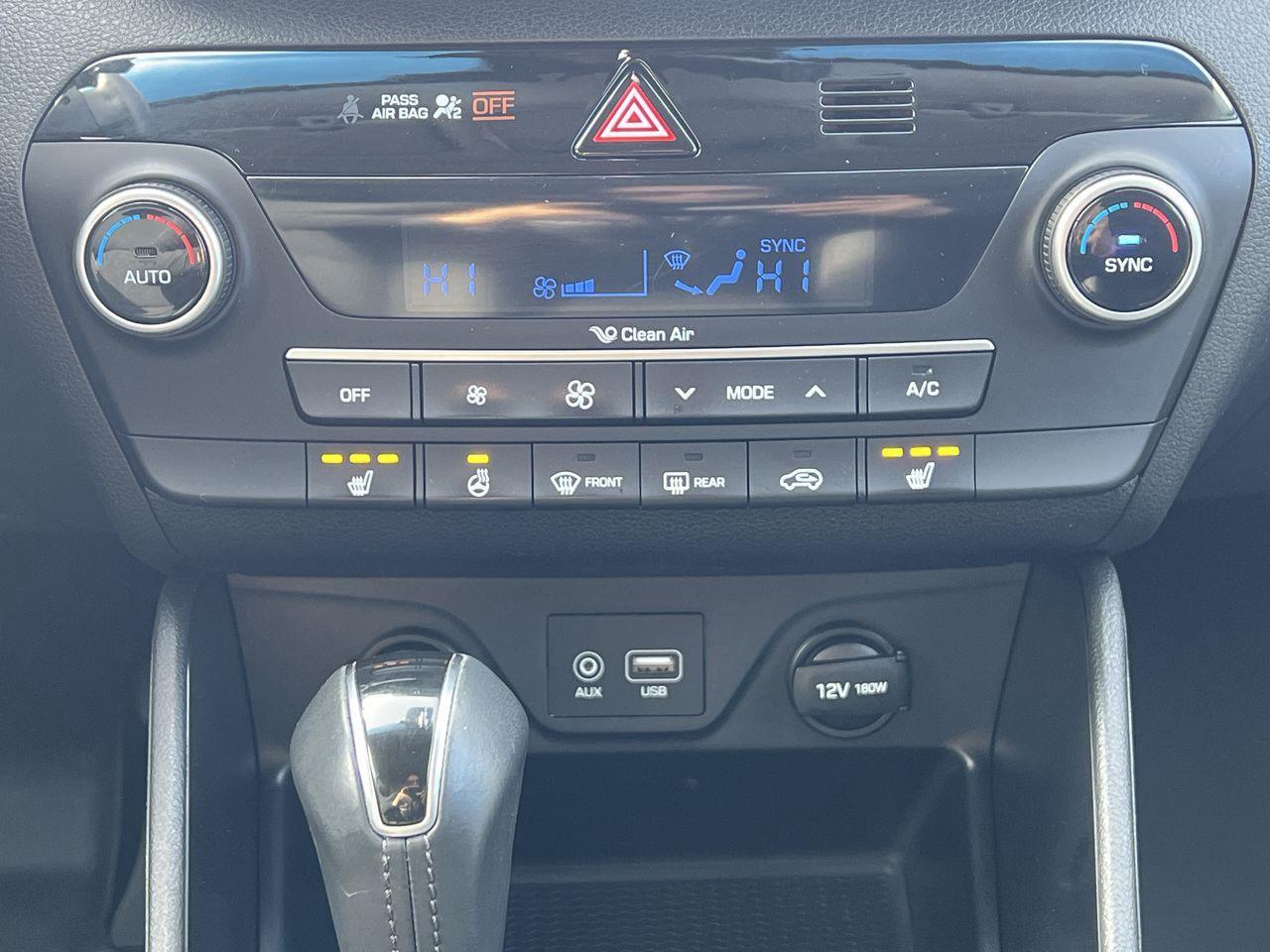 2020 Hyundai Tucson Preferred w/Trend Package AWD, HEATED SEATS, HEATED STEERING WHEEL, MOONROOF, CRUISE CONTROL, REVERSE CAM!! Photo