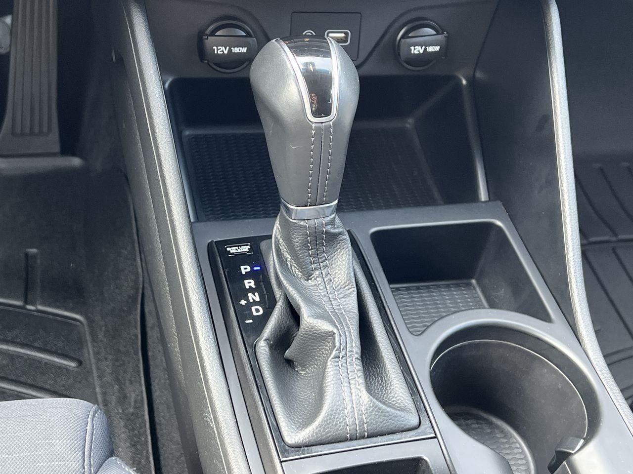 2020 Hyundai Tucson Preferred w/Trend Package AWD, HEATED SEATS, HEATED STEERING WHEEL, MOONROOF, CRUISE CONTROL, REVERSE CAM!! Photo