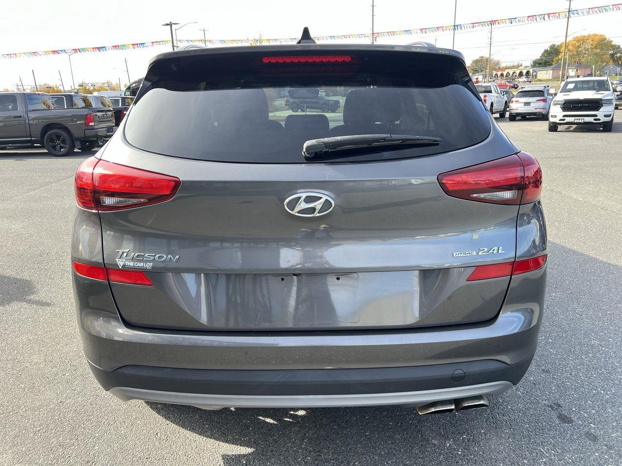 2020 Hyundai Tucson Preferred w/Trend Package AWD, HEATED SEATS, HEATED STEERING WHEEL, MOONROOF, CRUISE CONTROL, REVERSE CAM!! Photo