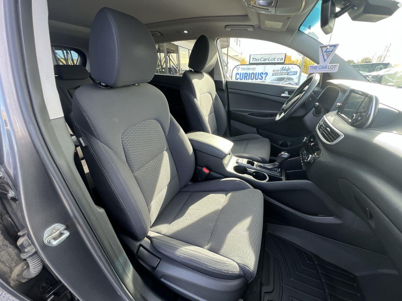 2020 Hyundai Tucson Preferred w/Trend Package AWD, HEATED SEATS, HEATED STEERING WHEEL, MOONROOF, CRUISE CONTROL, REVERSE CAM!! Photo