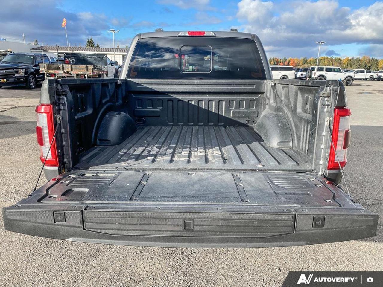 2022 Ford F-150 Lariat 2.7L | TWIN PANEL MOONROOF | POWER TAILGATE Photo