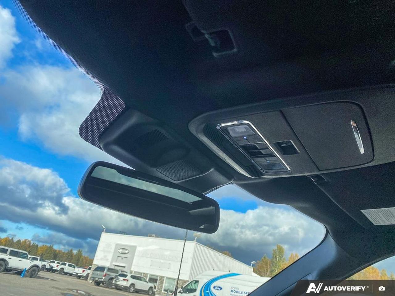 2022 Ford F-150 Lariat 2.7L | TWIN PANEL MOONROOF | POWER TAILGATE Photo