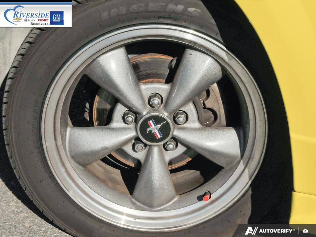 2001 Ford Mustang GT Photo