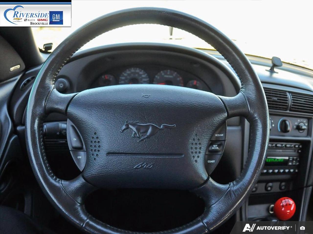 2001 Ford Mustang GT Photo