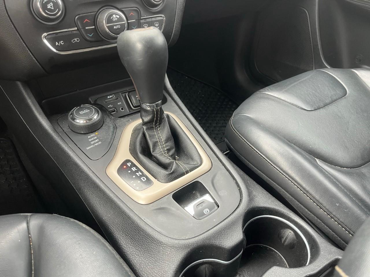 2016 Jeep Cherokee North Touchscreen Display | Low Kilometers | Remote Start Photo