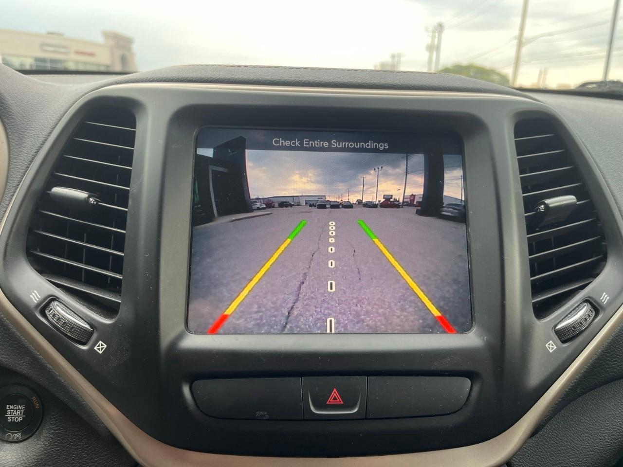 2016 Jeep Cherokee North Touchscreen Display | Low Kilometers | Remote Start Photo