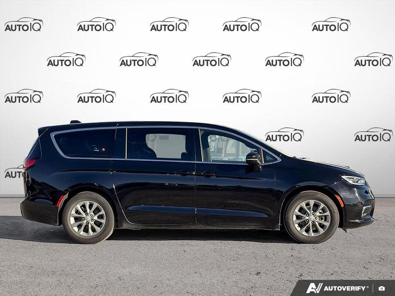 2026 Chrysler Pacifica Limited REMOTE OPENING/CLOSING REAR DOORS & TAILGATE Photo