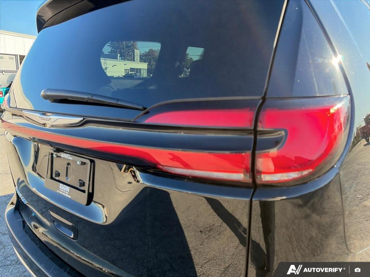 2026 Chrysler Pacifica Limited REMOTE OPENING/CLOSING REAR DOORS & TAILGATE Photo