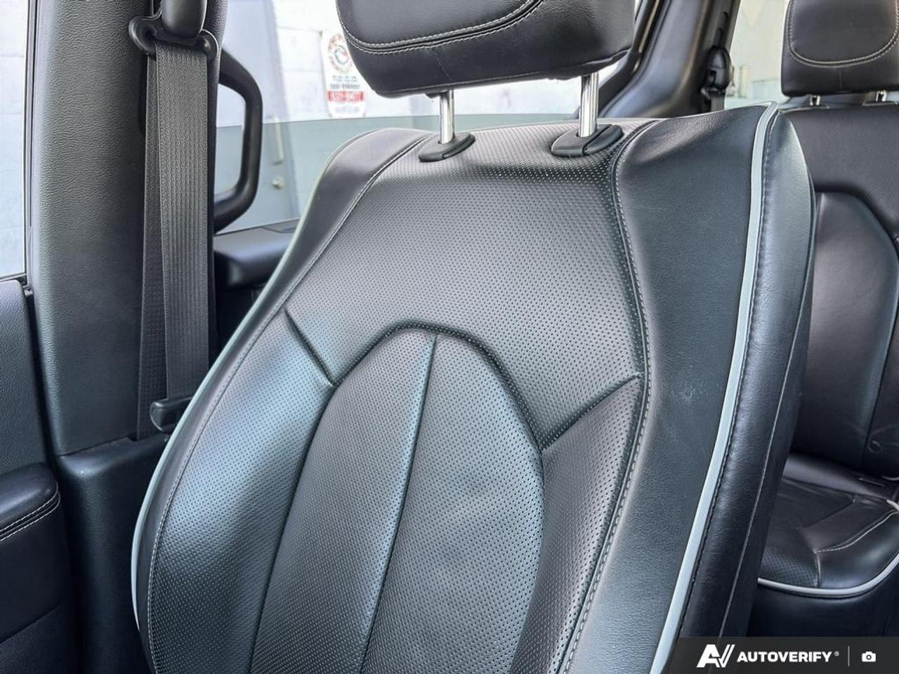2026 Chrysler Pacifica Limited REMOTE OPENING/CLOSING REAR DOORS & TAILGATE Photo